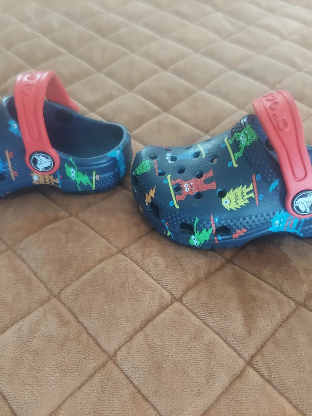 Crocs Kids' Navy Monster Skate Clogs with Red Strap Size C6 (Toddler 6)